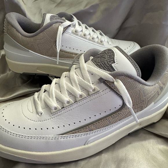 Air Jordan 2 retro low pythons